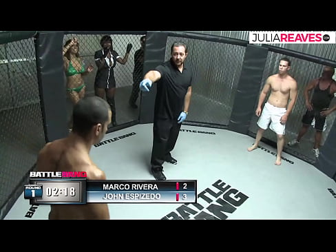 ❤️ Ultimate Fighter ቀለበቱ ውስጥ ከተጣላ በኋላ አንዲት ቁጥር ሴትን ትበዳለች። ☑ ጥራት ያለው ወሲብ ☑