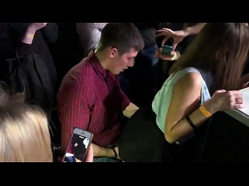 ❤️ በሩስያ የምሽት ክበብ ውስጥ እውነተኛ ወሲብ. የ18 ዓመቷ ሩሲያዊት ልጃገረድ በፊንጢጣ እና በሴት ብልት ውስጥ በምሽት ክበብ ውስጥ ተበዳች። ☑ ጥራት ያለው ወሲብ ☑